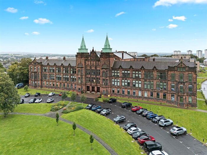 3 Bedroom Triplex For Sale In / Normal Avenue, Jordanhill, G13