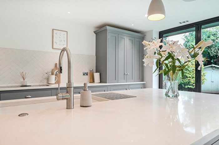 4 Bedroom Detached House For Sale In Orchard Close, Blackwater, GU17