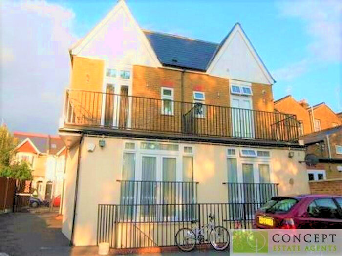 1 Bedroom Apartment To Rent In Park Road, Kingston, KT2