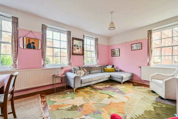 2 Bedroom Flat To Rent In Montgomery House, Hillcrest, Hillgate Village, London, N6