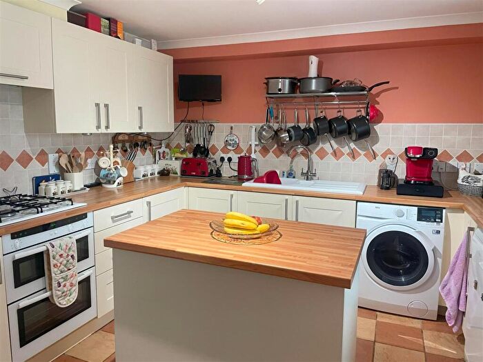 3 Bedroom End Of Terrace House For Sale In Chard Road, Axminster, EX13