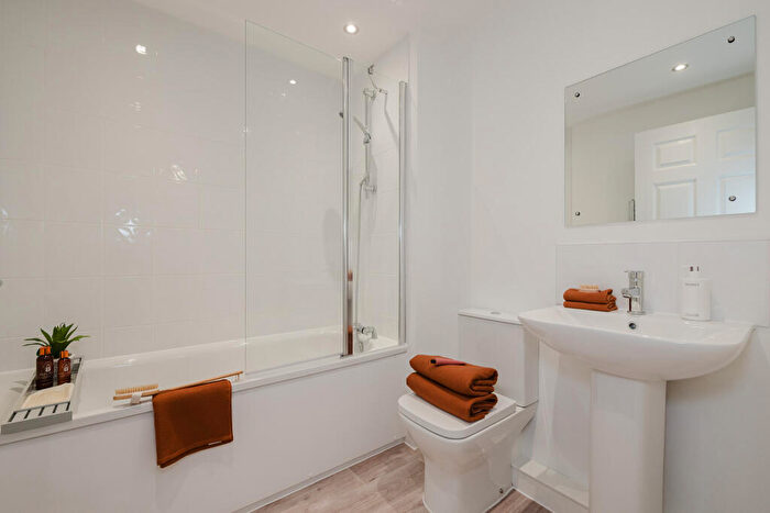 2 Bedroom Apartment To Rent In Brick Kiln Road, Manchester, M12