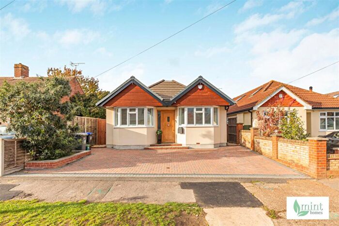 4 Bedroom Detached Bungalow For Sale In Fulbrook Avenue, New Haw, Addlestone, KT15