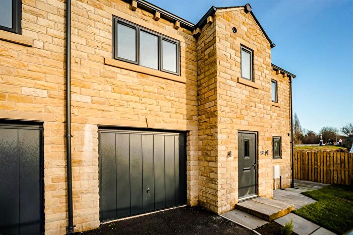3 Bedroom End Of Terrace House To Rent In Stockbridge Wharf, Riddlesden, BD20