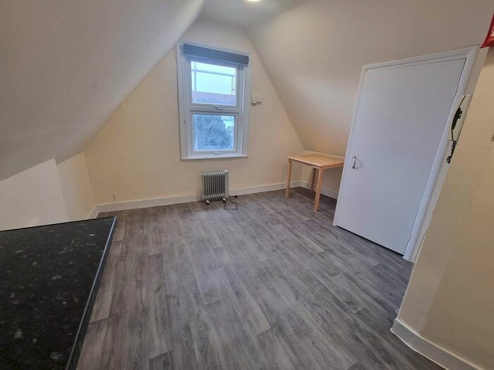 Studio To Rent In Lewisham High Street, Lewisham, SE13