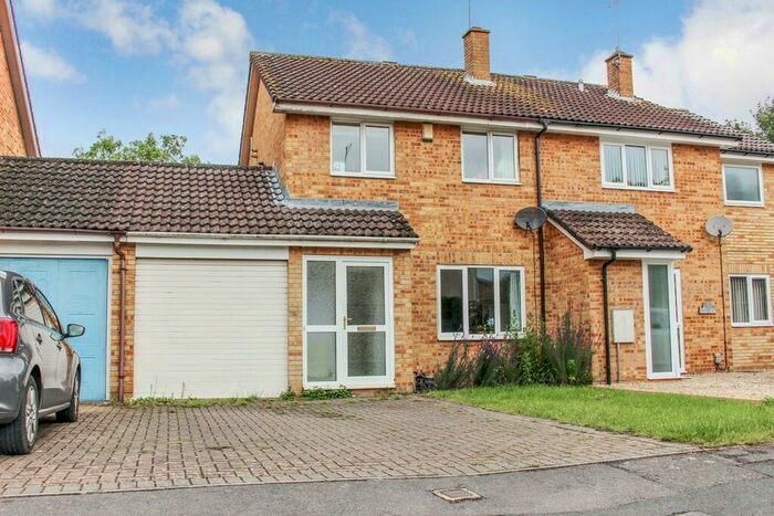 3 Bedroom Semi-Detached House To Rent In Betony Close, Haydon Wick, Swindon, SN25