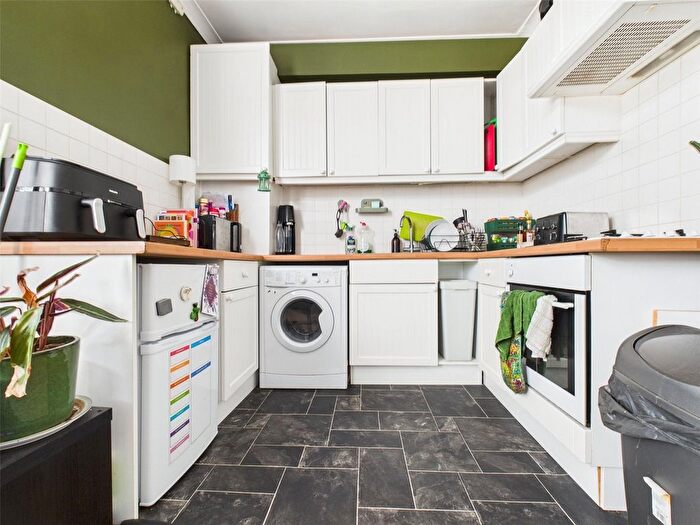 1 Bedroom Flat To Rent In Powis Road, Brighton, BN1