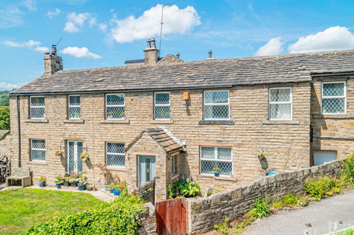 4 Bedroom Detached House For Sale In Penistone Road, Kirkburton, HD8