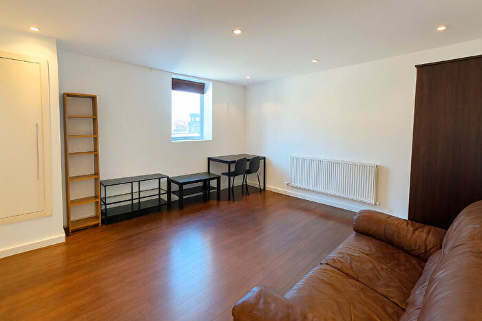 1 Bedroom Apartment To Rent In Temple Street, London, E2