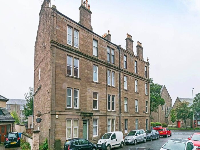 2 Bedroom Flat To Rent In Lytton Street, Dundee, DD2