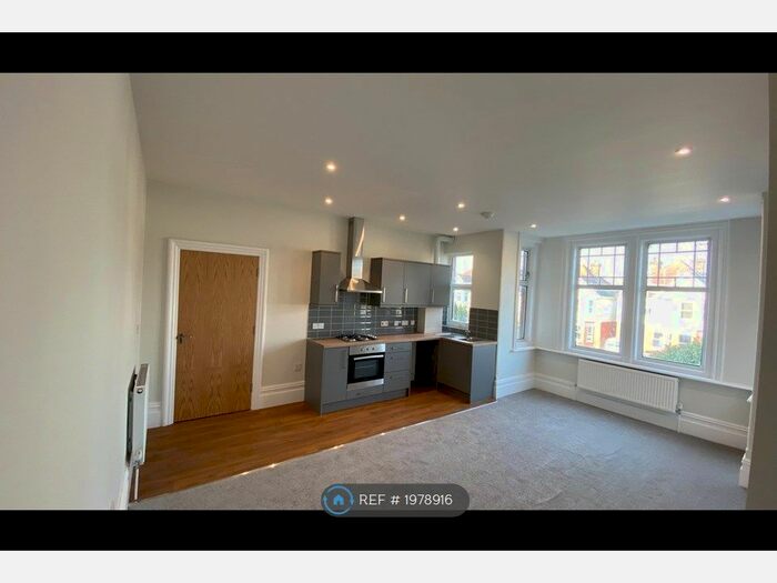 1 Bedroom Flat To Rent In Parkstone Road, Poole, BH15