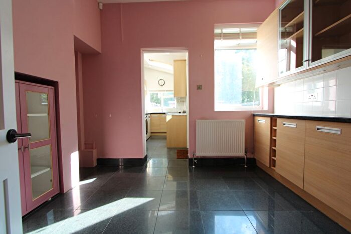 4 Bedroom Terraced House To Rent In Kilmartin Avenue, London, SW16