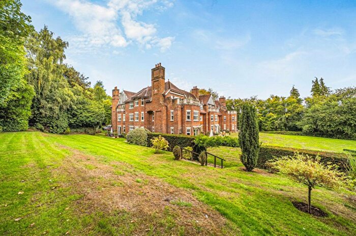 2 Bedroom Property For Sale In Seal Hollow Road, Sevenoaks, TN13