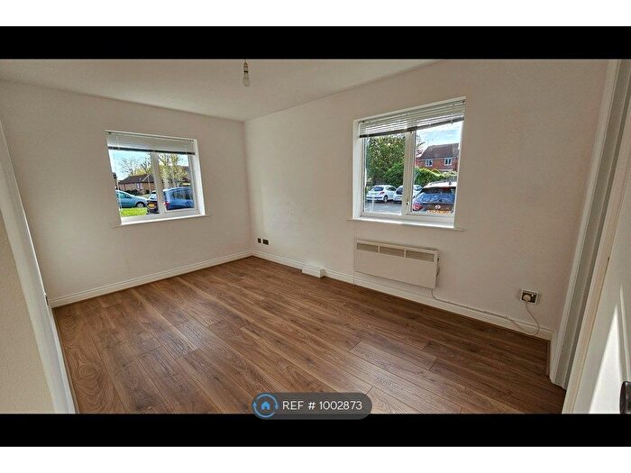 1 Bedroom Flat To Rent In Broxbourne, Broxbourne, EN10