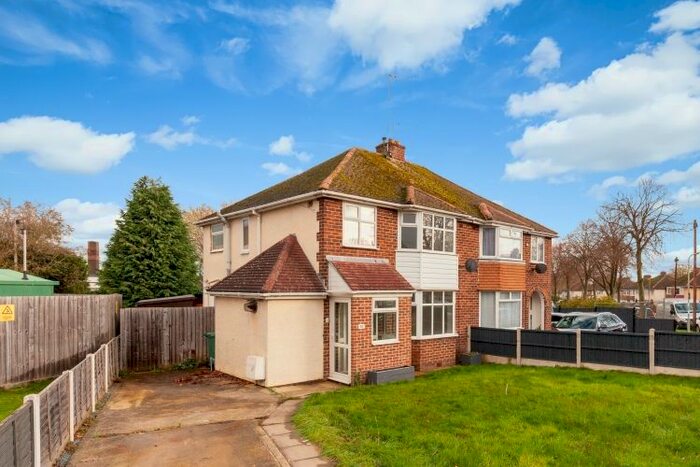 3 Bedroom Semi-Detached House To Rent In Sinclair Avenue, Banbury, OX16