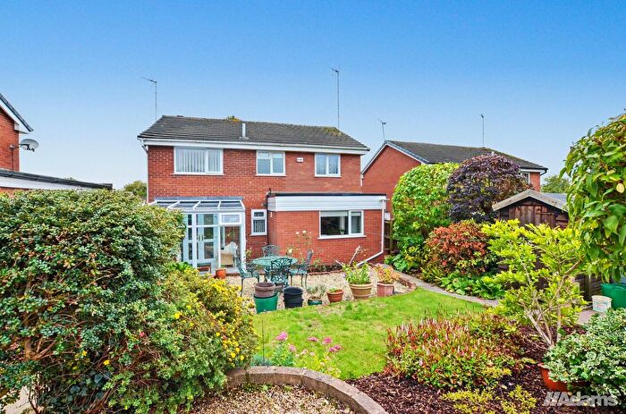 4 Bedroom Detached House For Sale In Solway Grove, Beechwood, WA7