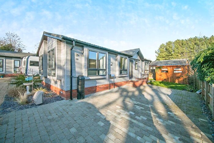 2 Bedroom Park Home For Sale In Watermill Road, Newbourne, Woodbridge, IP12