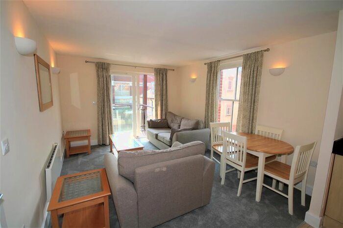2 Bedroom Flat To Rent In Flagstaff Court, Canterbury, CT1