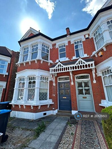 2 Bedroom Flat To Rent In Osborne Road, London, N13