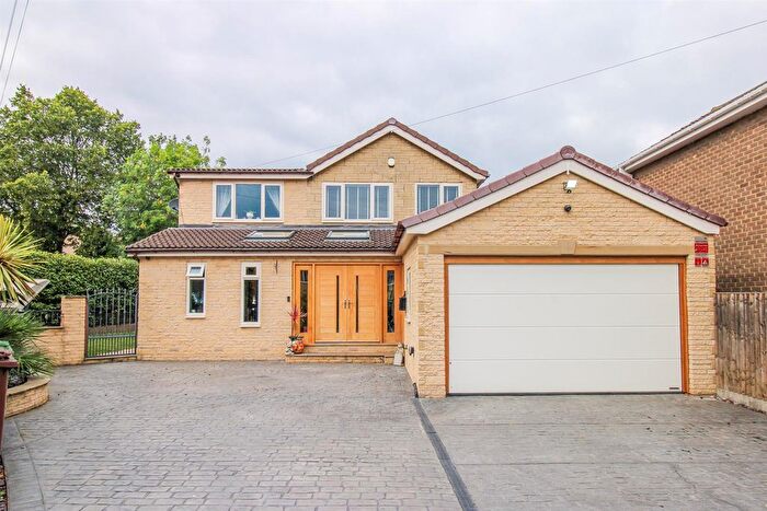 4 Bedroom Detached House For Sale In Heather View, Ossett, WF5