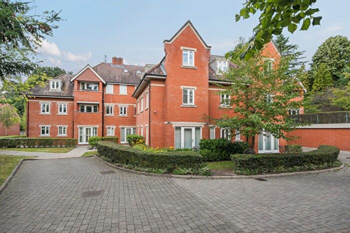 2 Bedroom Flat To Rent In Sandy Lane, Woking, GU22