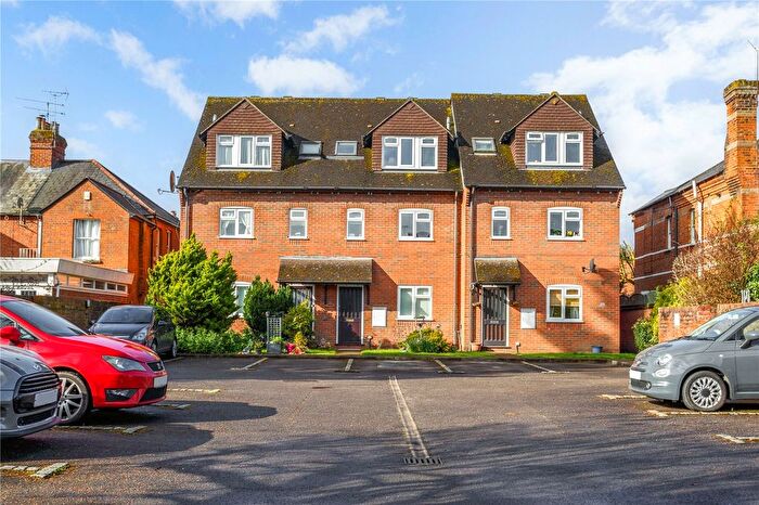2 Bedroom Flat To Rent In Glade House, Glade Road, Marlow, Buckinghamshire, SL7