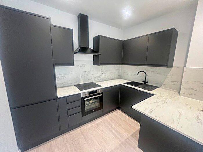 2 Bedroom Flat To Rent In Meadow Road, Beeston, NG9