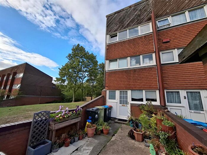 3 Bedroom End Of Terrace House To Rent In Moorfoot, Fullers Slade, Milton Keynes, MK11