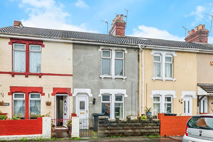 2 Bedroom Terraced House For Sale In Elmina Road, Swindon, SN1