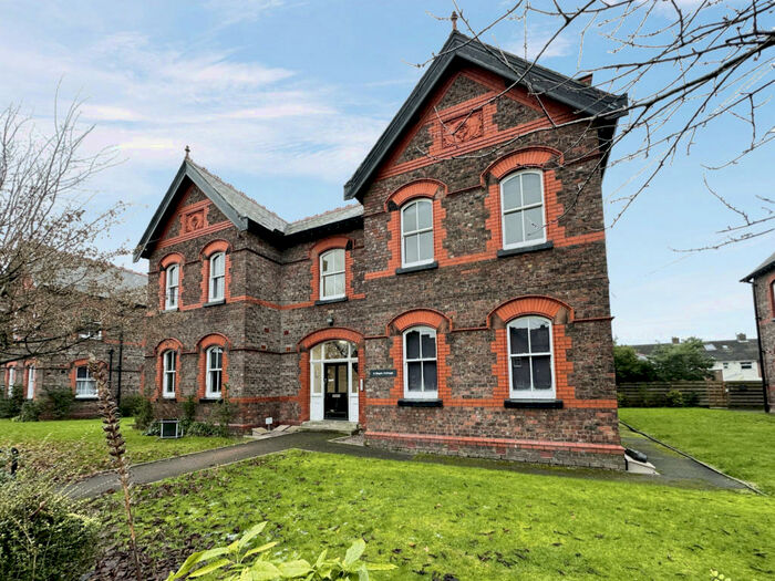 3 Bedroom Flat To Rent In New Hall, Liverpool, Lancashire, L10