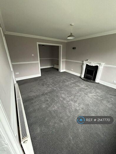 2 Bedroom Maisonette To Rent In Arbroath Road, Luton, LU3