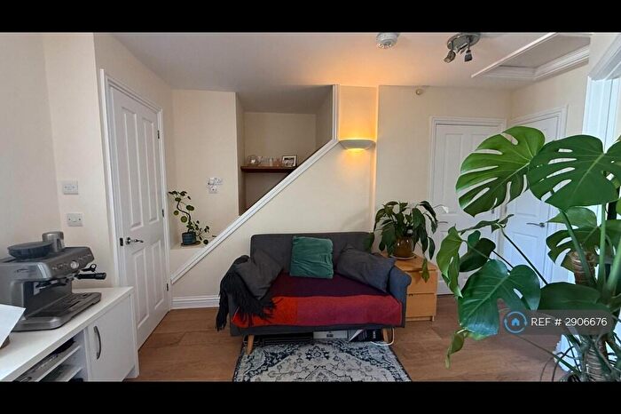 1 Bedroom Flat To Rent In Phipps Road, Oxford, OX4