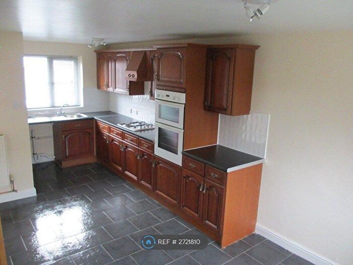 3 Bedroom Terraced House To Rent In Lichfield Walk, Carlton-In-Lindrick, Worksop, S81