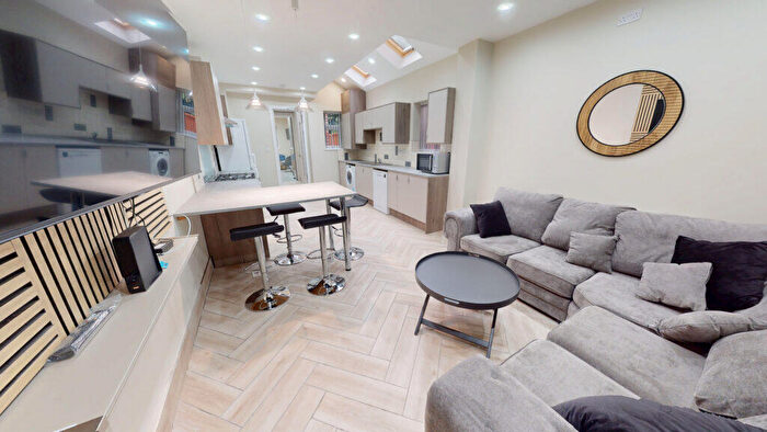 6 Bedroom House To Rent In Dawlish Road, Selly Oak, Birmingham, B29