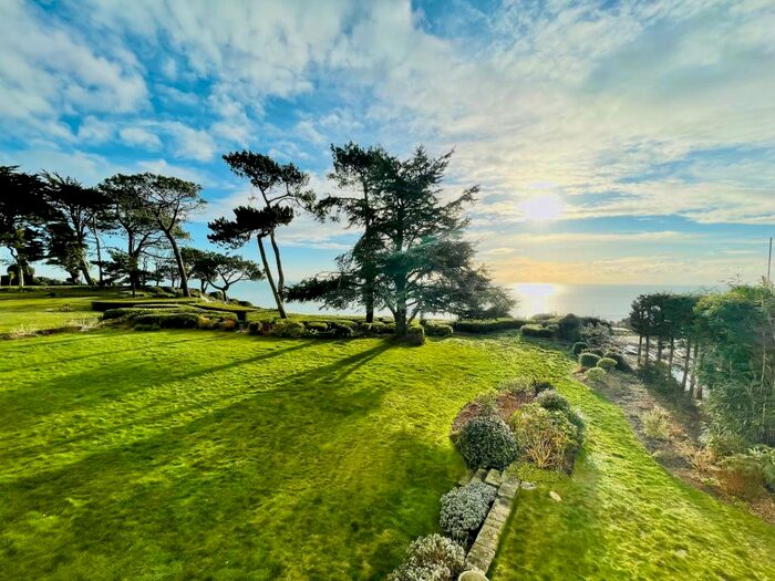 3 Bedroom Flat To Rent In Ravine Court, Meriden Close, Canford Cliffs, BH13