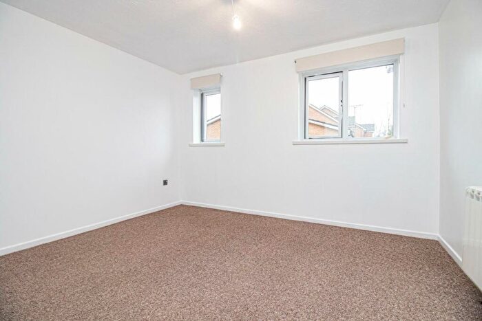 1 Bedroom Terraced House To Rent In Redwood Way, Barnet, EN5