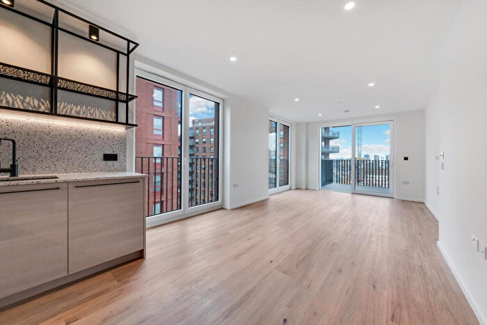 2 Bedroom Flat To Rent In Barnacle House, Hemlock Street, London, E14