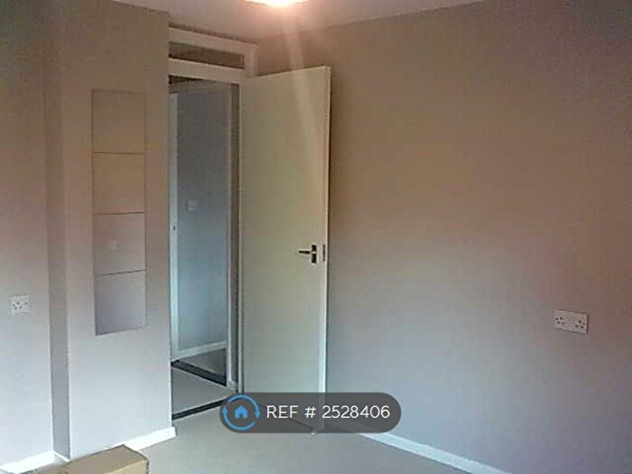 1 Bedroom Flat To Rent In Glimpsing Green, Erith, DA18