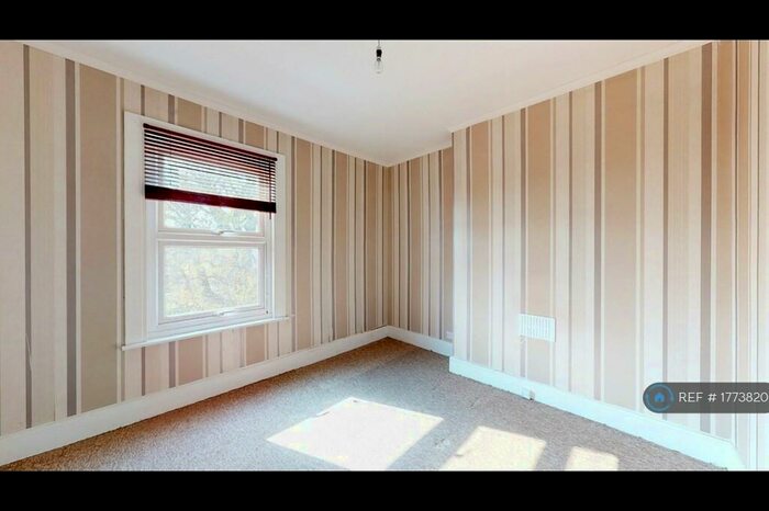 1 Bedroom Flat To Rent In Plumstead, London, SE18