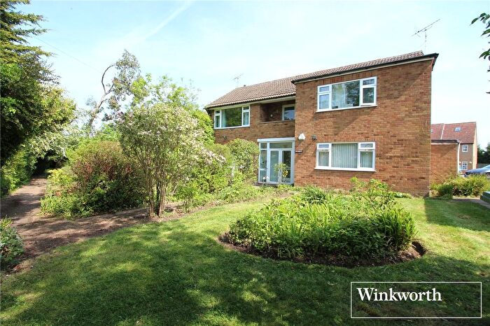 2 Bedroom Flat For Sale In Red Road, Borehamwood, Hertfordshire, WD6