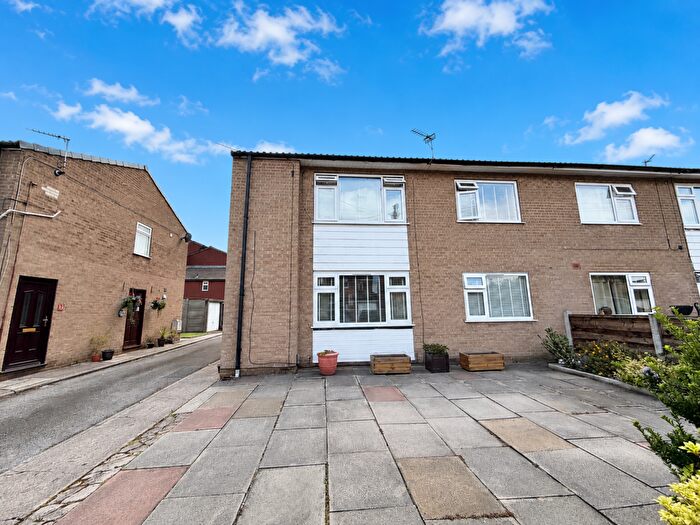 2 Bedroom Maisonette For Sale In Alma Road, Sale, Trafford, M33