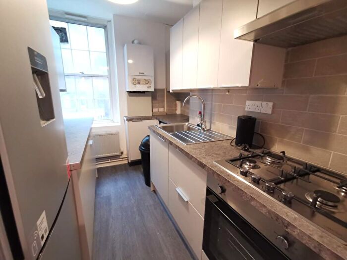 2 Bedroom Apartment To Rent In Carrick House, Caledonian Road, London, N7