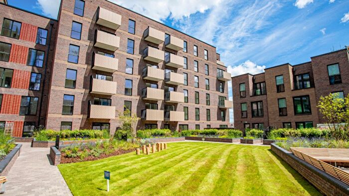 1 Bedroom Flat For Sale In Kenavon Drive, Reading, RG1