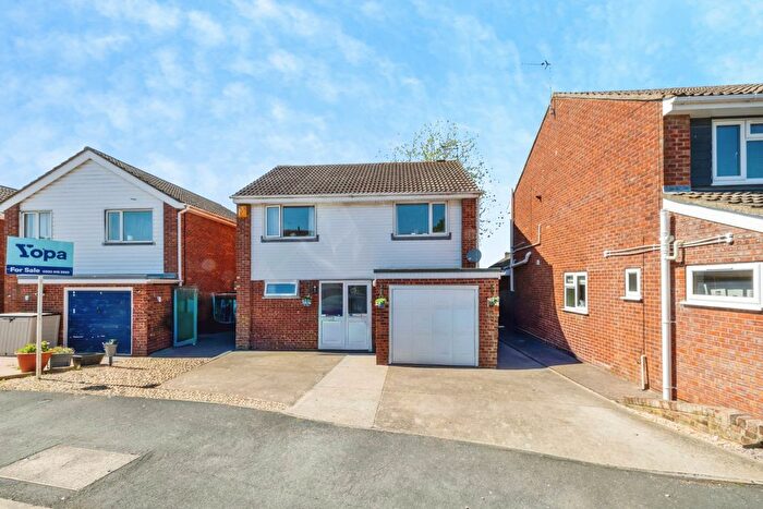 4 Bedroom Detached House For Sale In Heysham Close, Lincoln, LN5