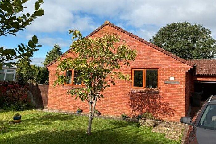 2 Bedroom Flat To Rent In St. Margarets View, Exmouth, EX8