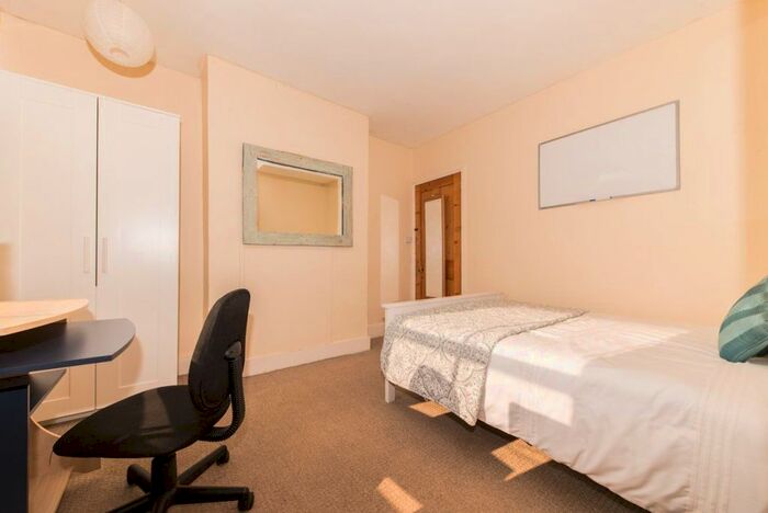 4 Bedroom Property To Rent In York Road, Canterbury, CT1