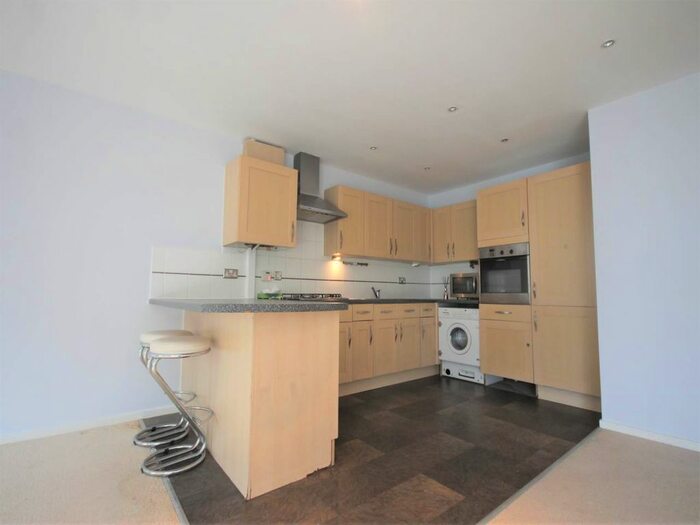 2 Bedroom Flat To Rent In Chequers, Hills Road, Buckhurst Hill, IG9