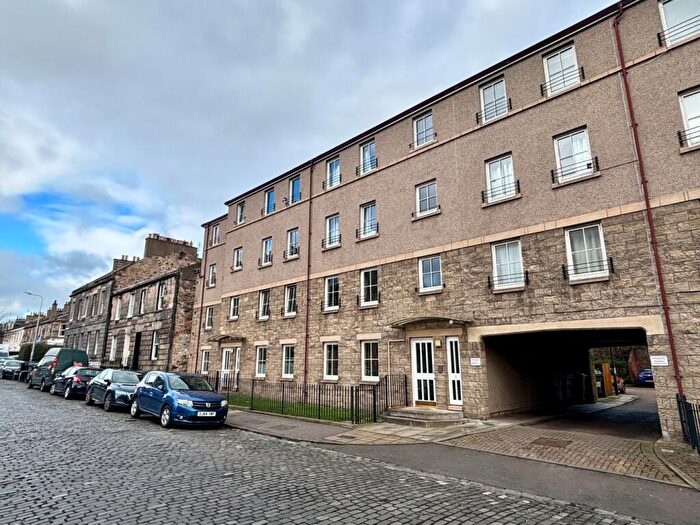 2 Bedroom Flat To Rent In South Fort Street, Leith, Edinburgh, EH6