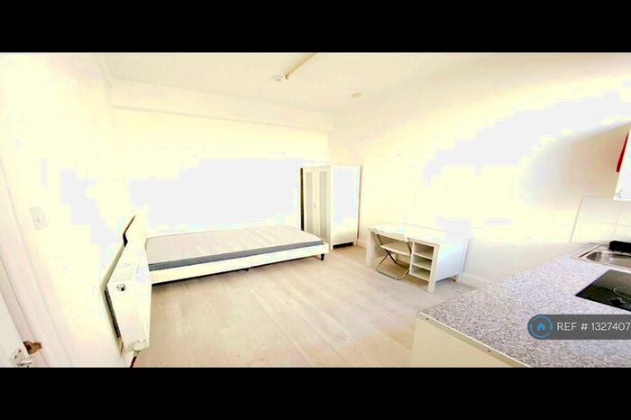 1 Bedroom Flat To Rent In Queens Park Gardens, Bournemouth, BH8