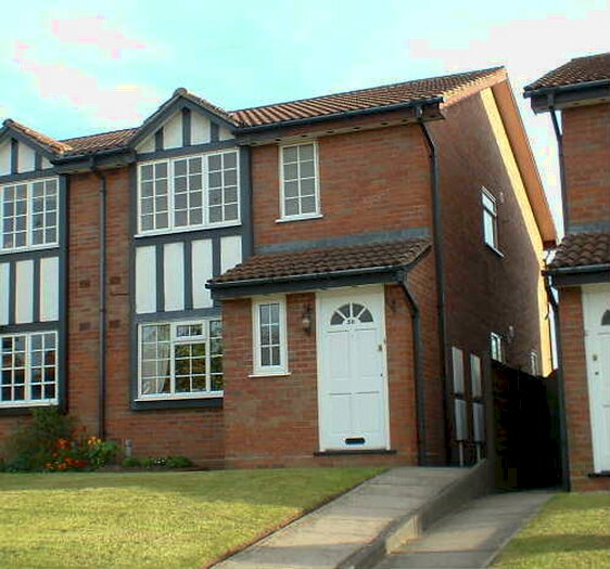 2 Bedroom Maisonette To Rent In Shelley Drive, Four Oaks., B74
